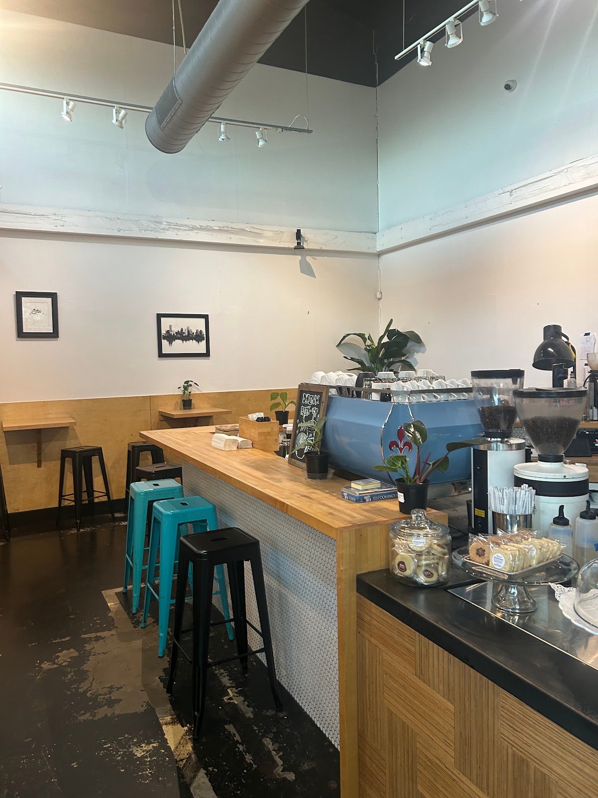 Little Dreamer Coffee specialty coffee shop in Houston - photo 3