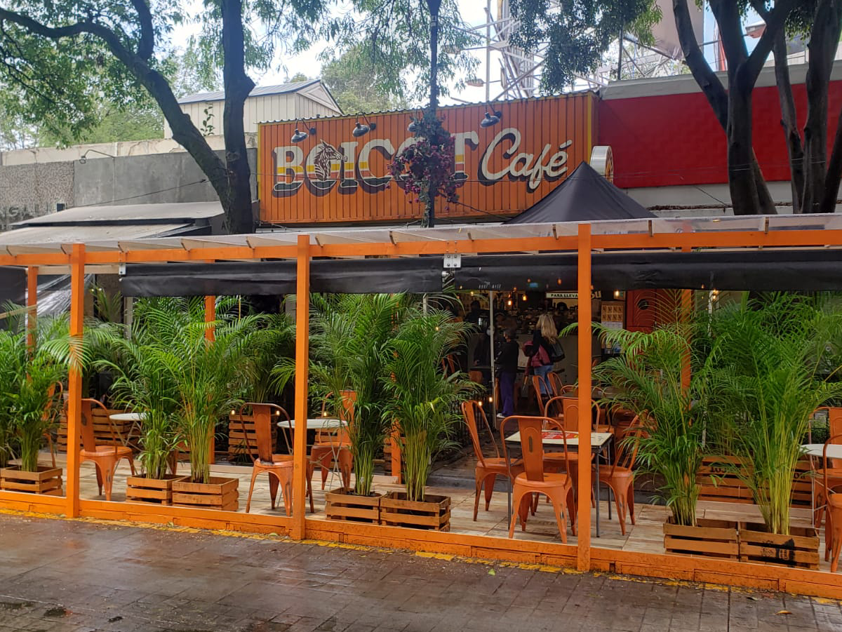 Storefront of Boicot Café Polanco, specialty coffee shop in Mexico City