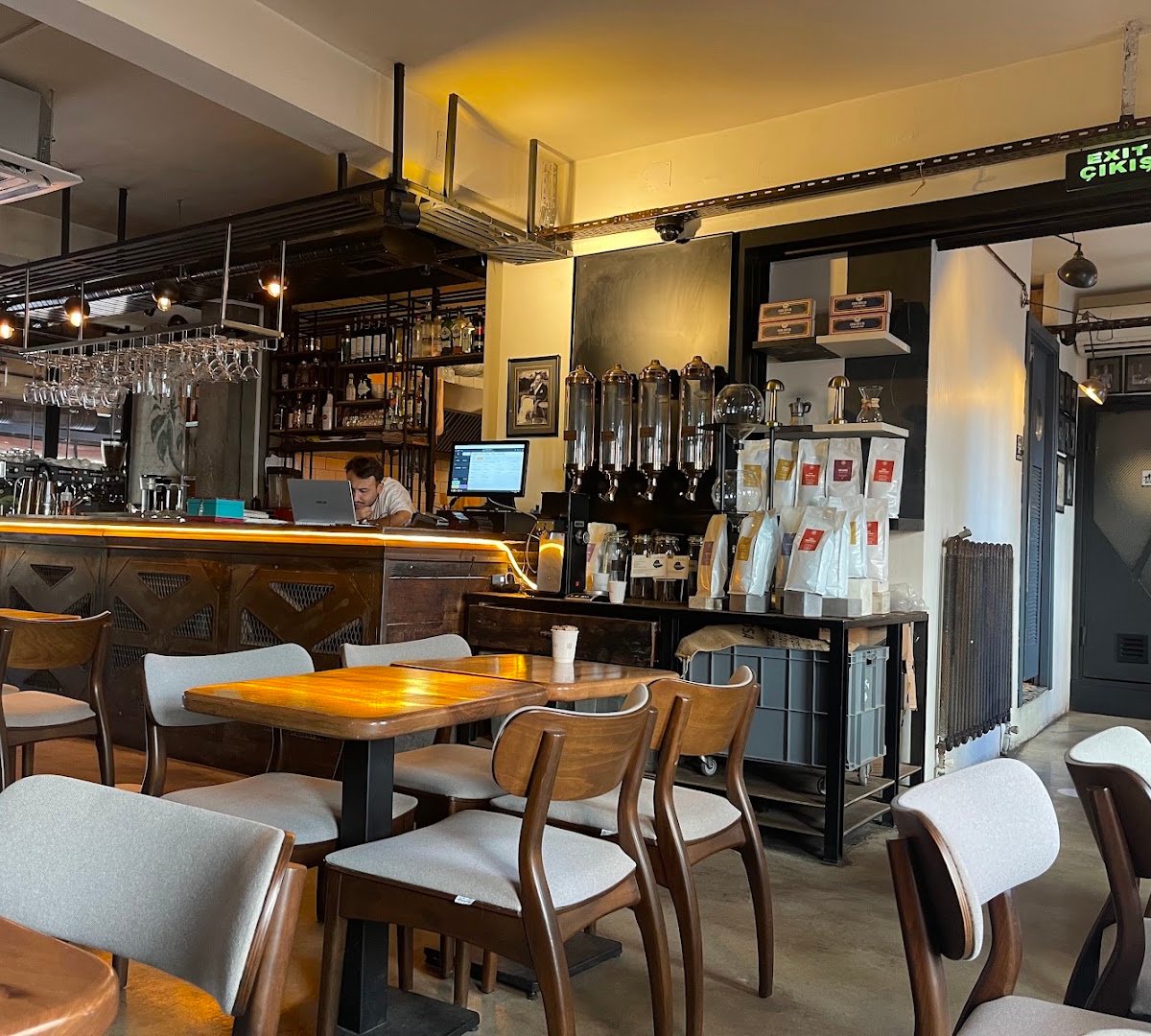 Federal Galata specialty coffee shop in Istanbul - photo 5