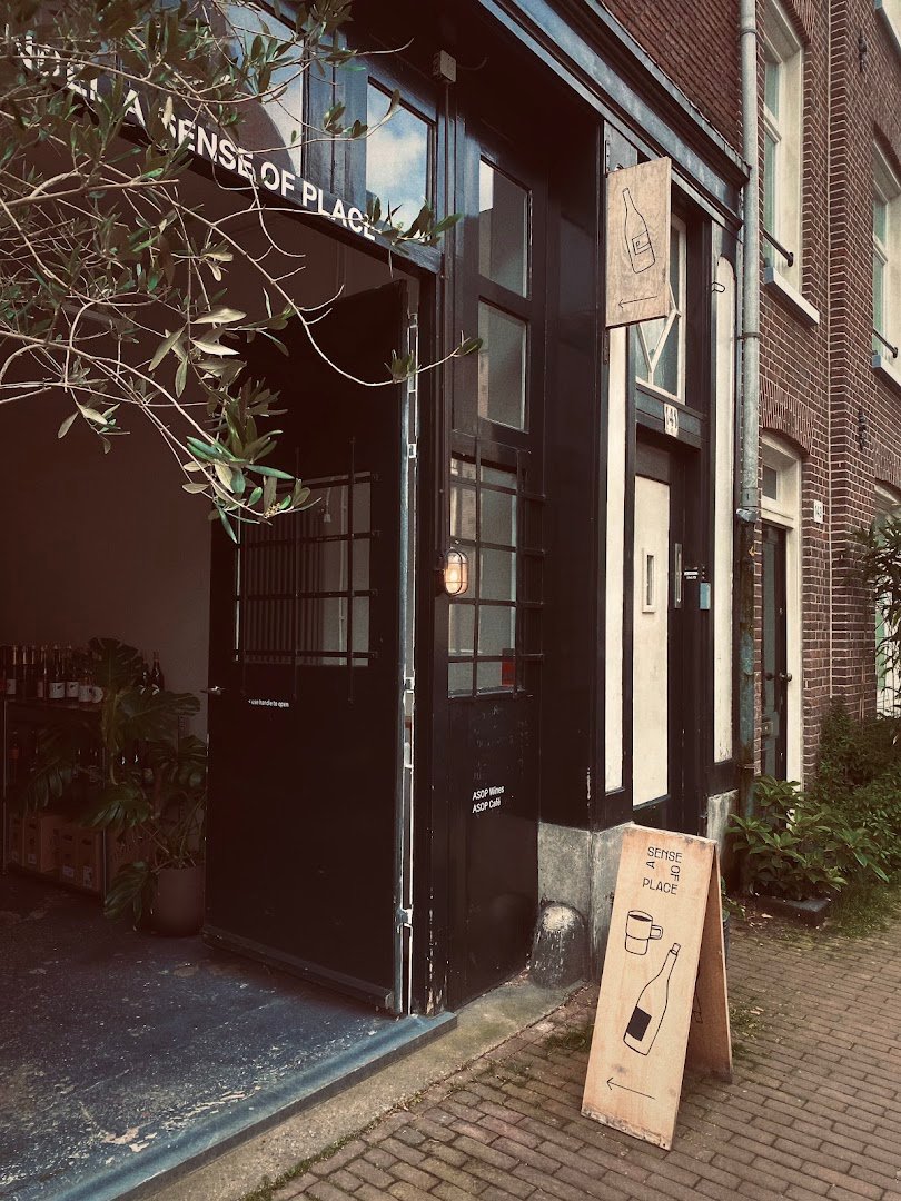 a Sense of Place - Hi-Fidelity Coffee specialty coffee shop in Amsterdam - photo 5