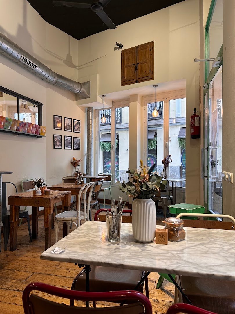 Nomade Cafe specialty coffee shop in Madrid - photo 3