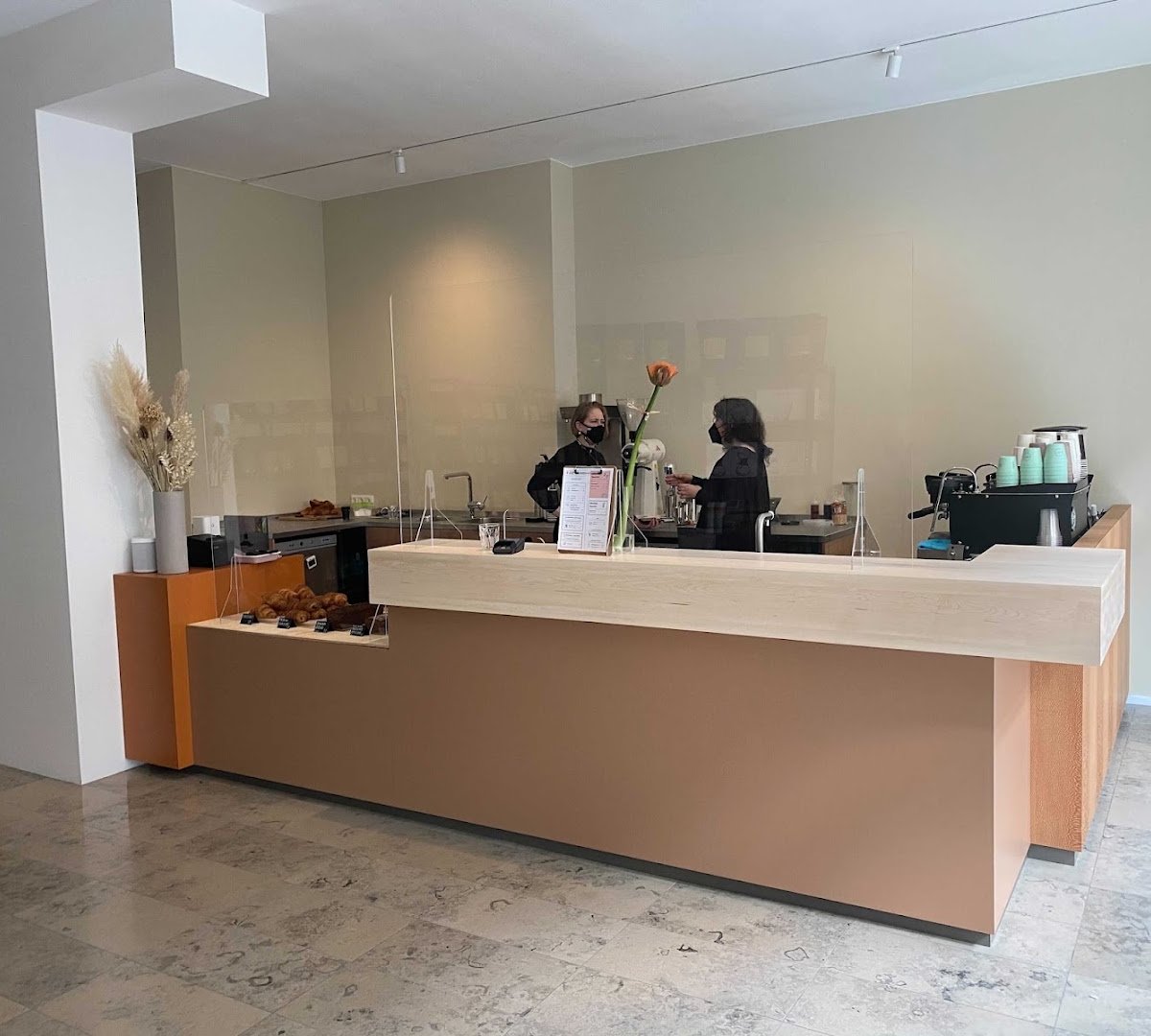 Coffee Circle Rosa-Luxemburg-Straße specialty coffee shop in Berlin - photo 6