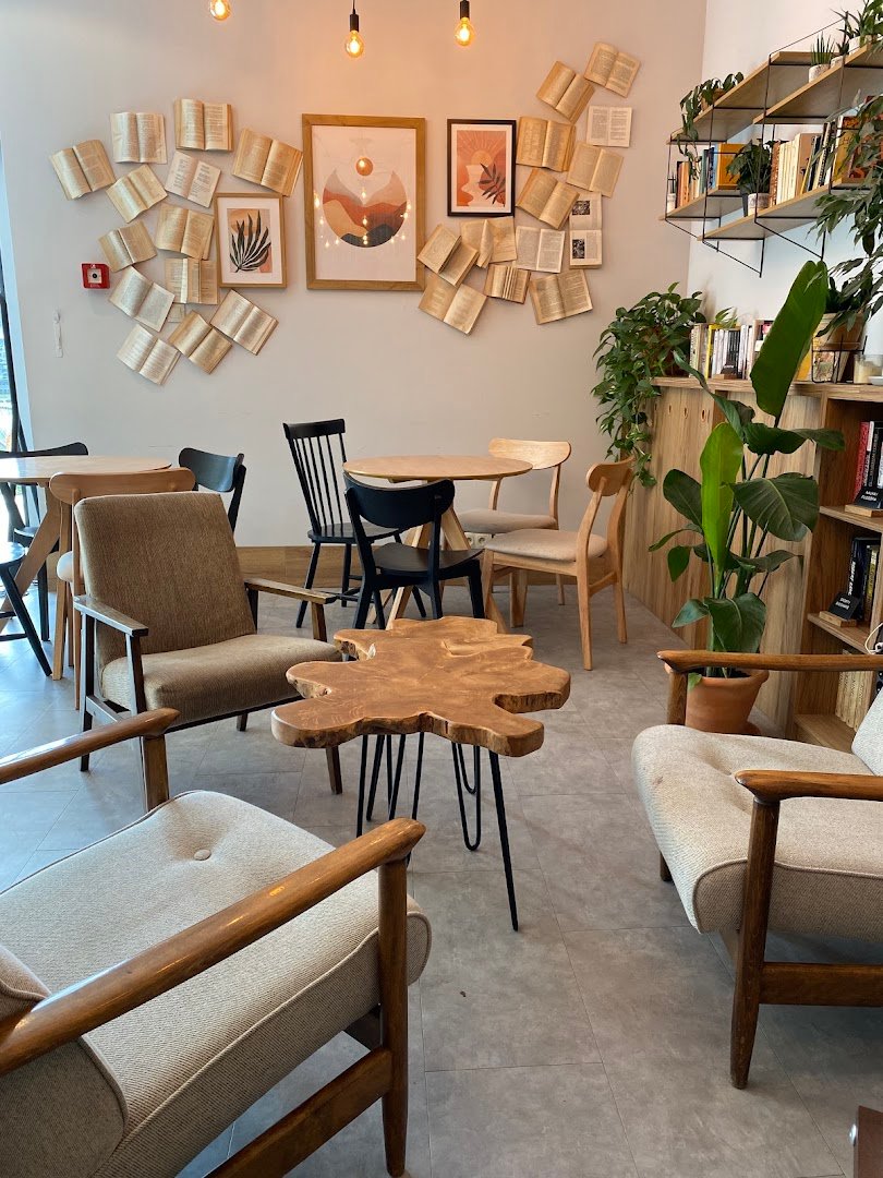 Interior of Kawogród, specialty coffee shop in Warsaw