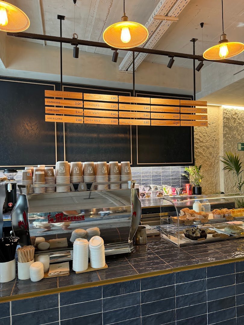 Syra Coffee - Leganitos specialty coffee shop in Madrid - photo 4