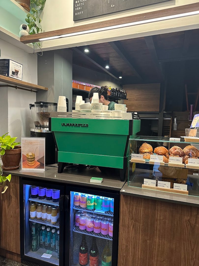 Dalston Coffee Barcelona - Cafè d'especialitat - Coffee Roasters specialty coffee shop in Barcelona - photo 15