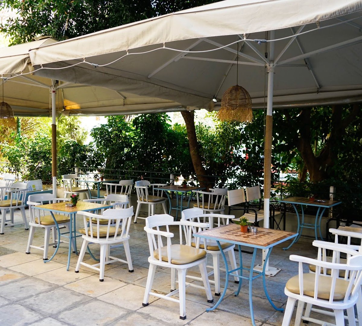 Storefront of Magica coffee food, specialty coffee shop in Athens