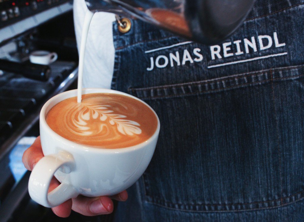 Coffee at Jonas Reindl Coffee Roasters, specialty coffee shop in Vienna