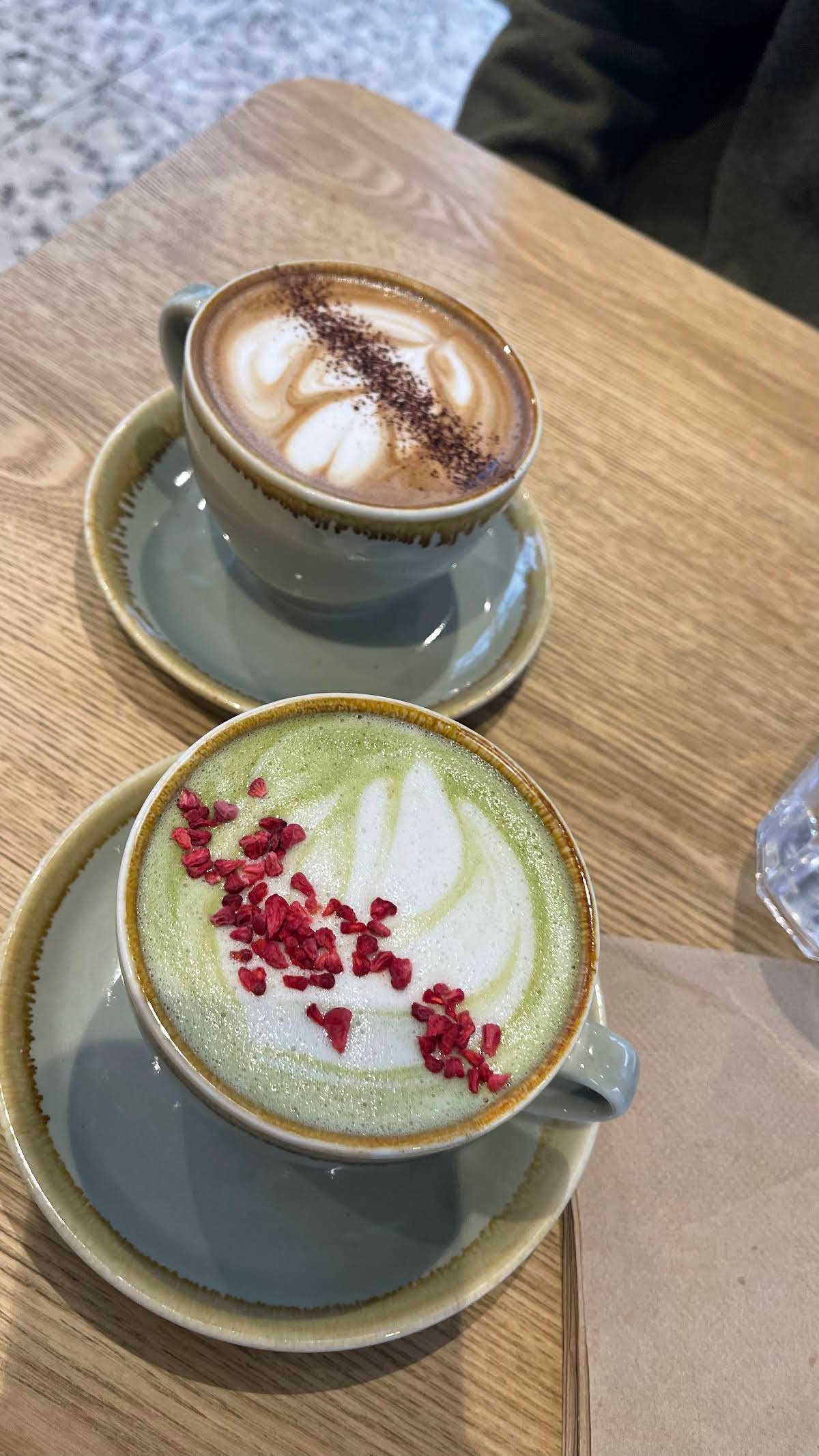 Farine specialty coffee shop in London - photo 4