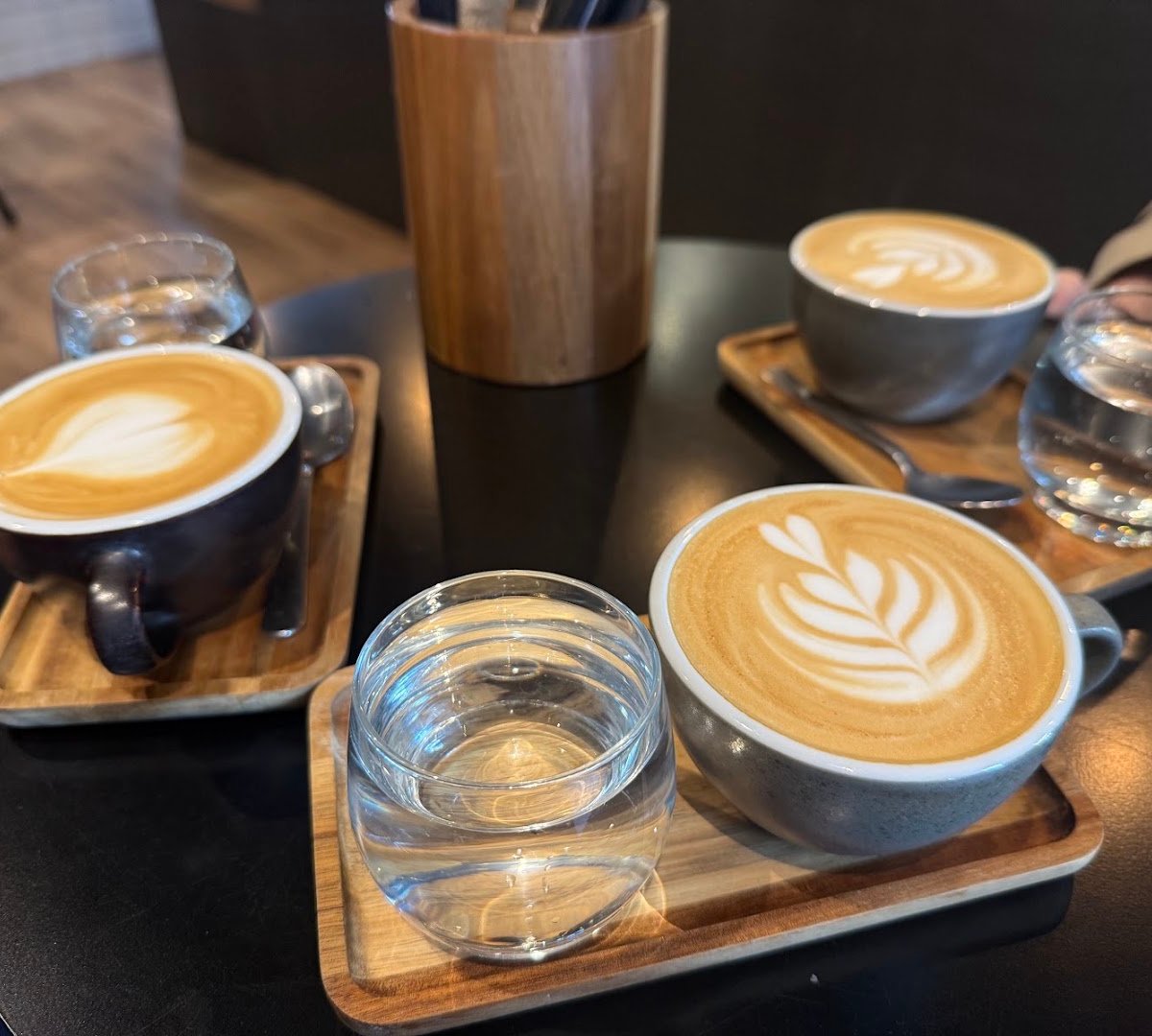 Back to back Cafè d'Especialitat specialty coffee shop in Barcelona - photo 4