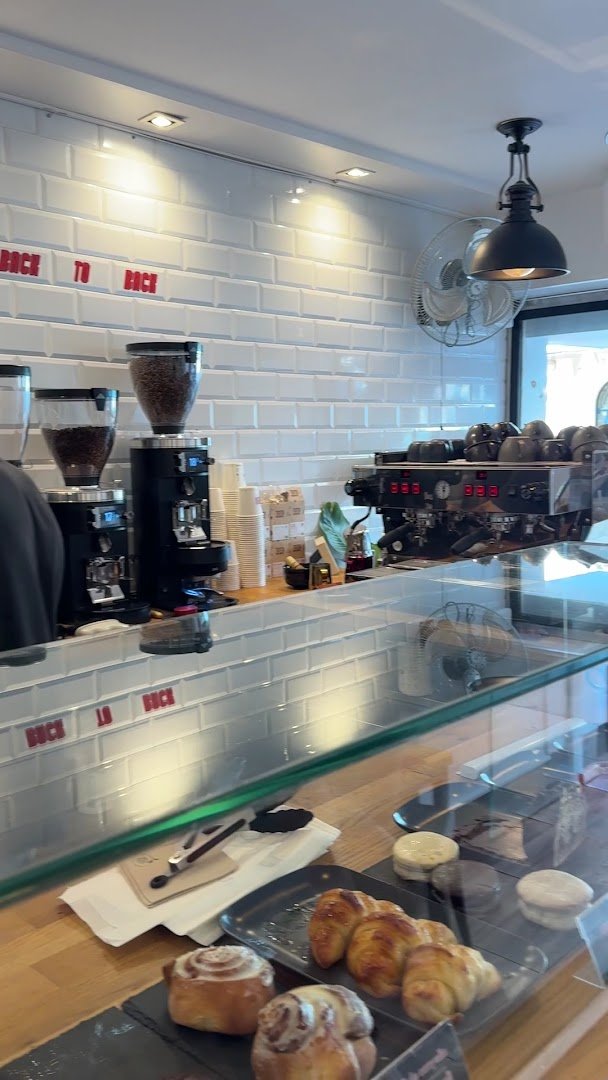 Back to back Cafè d'Especialitat specialty coffee shop in Barcelona - photo 10