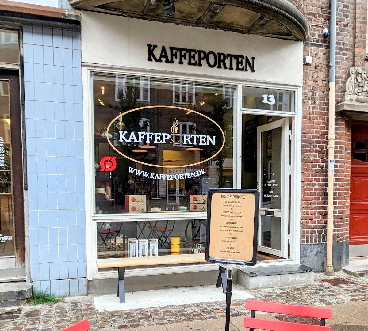 Kaffeporten specialty coffee shop in Copenhagen - photo 3