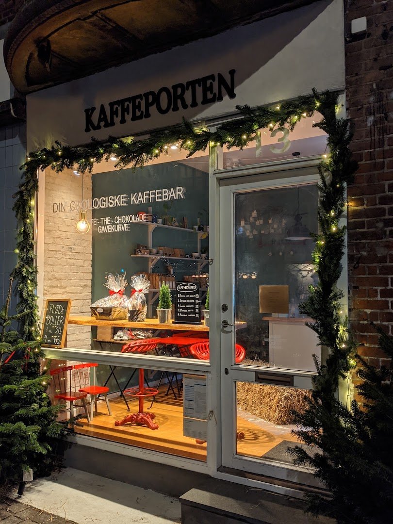 Kaffeporten specialty coffee shop in Copenhagen - photo 4