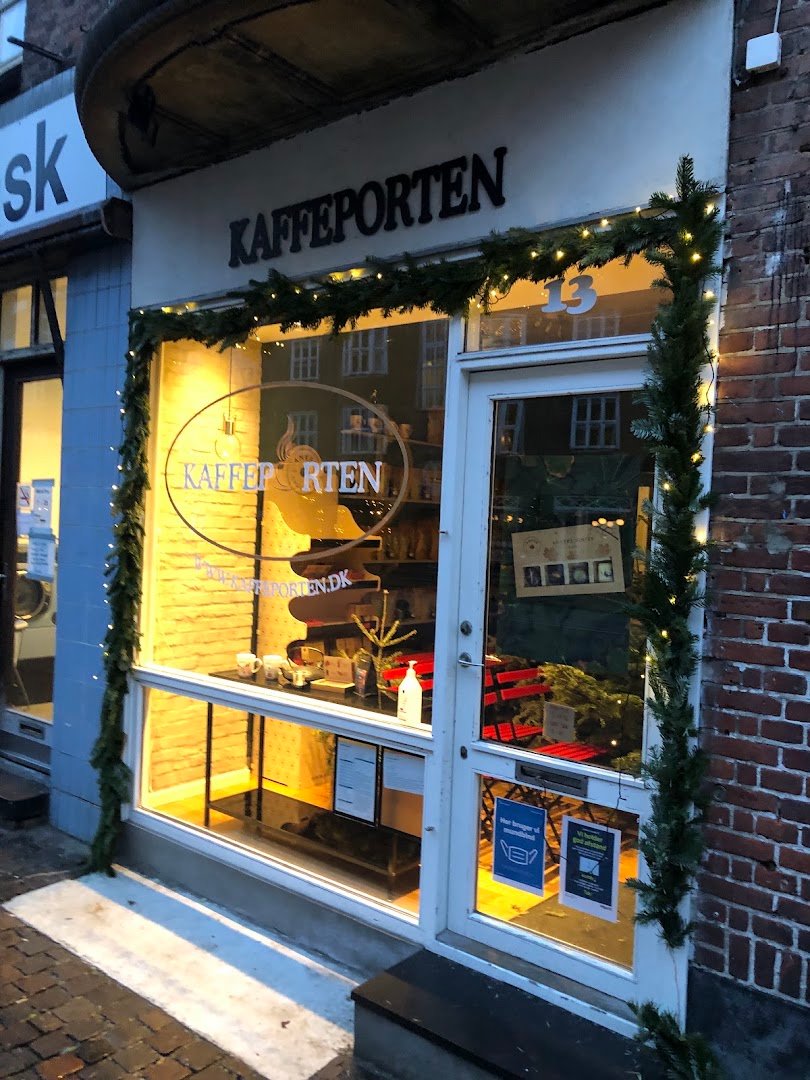 Kaffeporten specialty coffee shop in Copenhagen - photo 9