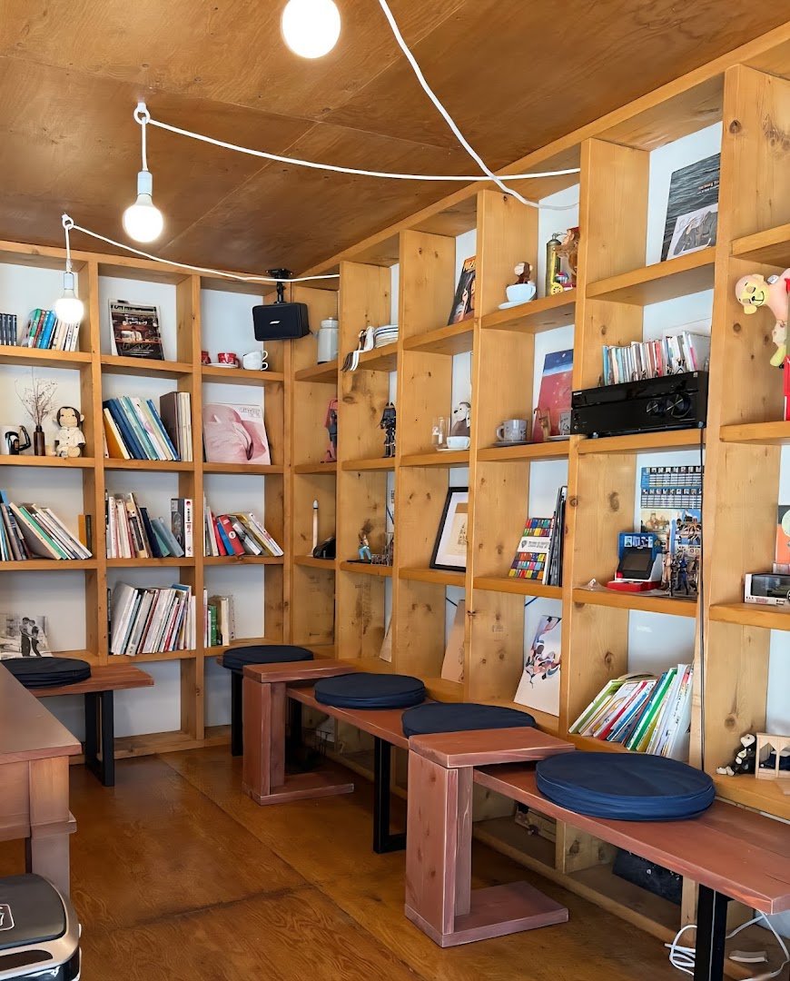 Interior of Osaru coffee, specialty coffee shop in Osaka