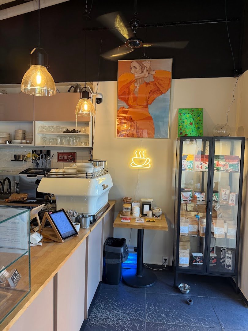 Interior of Kultura Kawy, specialty coffee shop in Warsaw