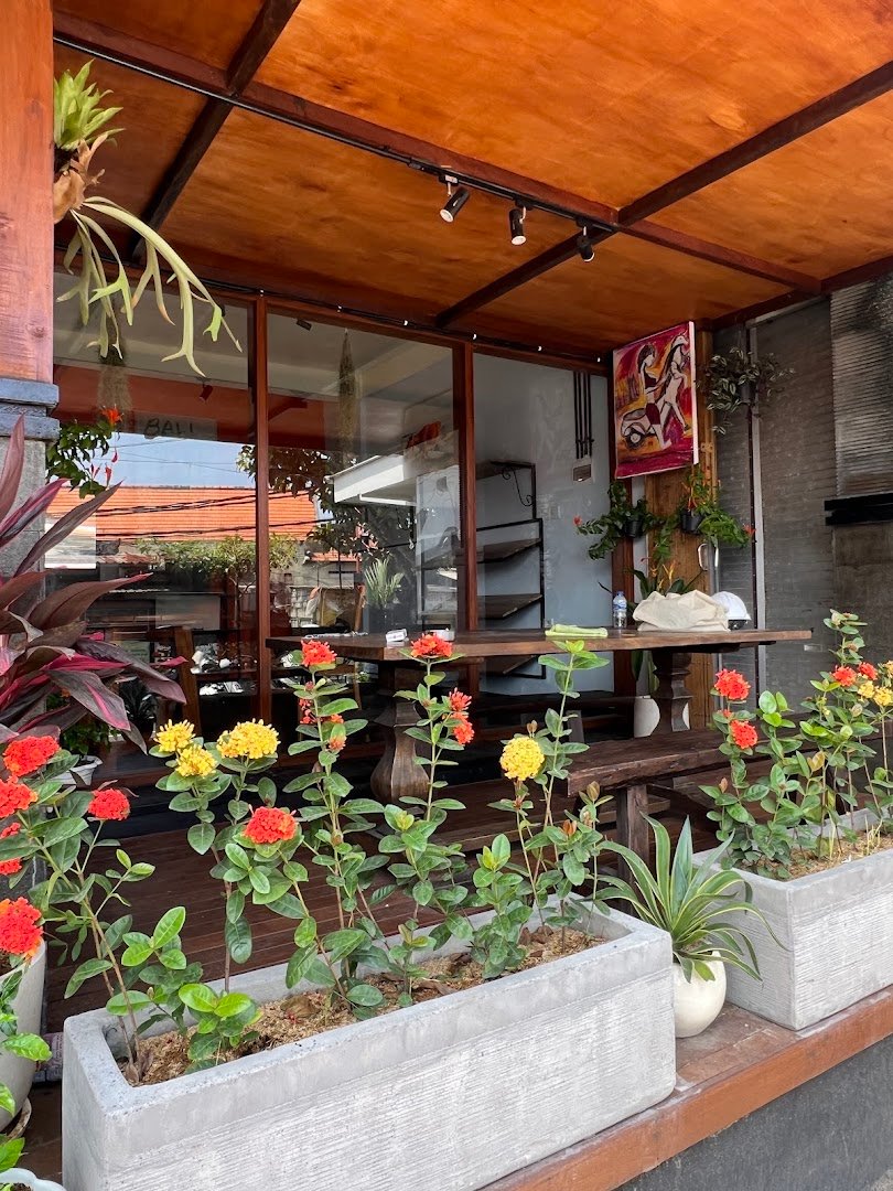 Horang Orang Cafe, Roastery & more specialty coffee shop in Bali - photo 8