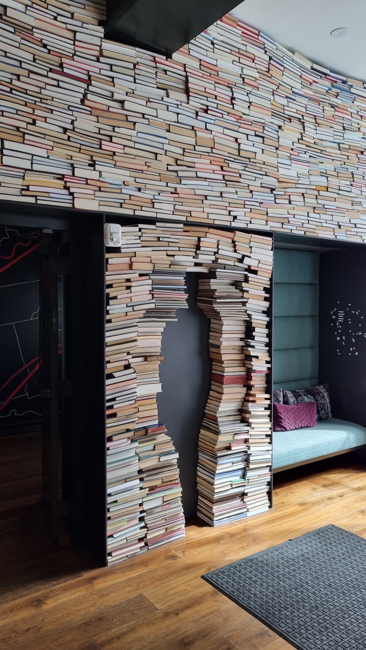 Bluestone Lane Theatre District Coffee Shop specialty coffee shop in San Francisco - photo 2