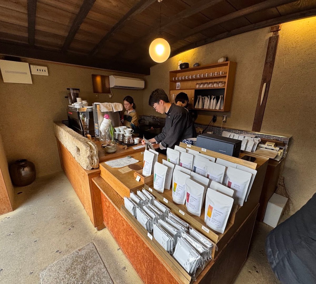 WEEKENDERS COFFEE TOMINOKOJI specialty coffee shop in Kyoto - photo 8