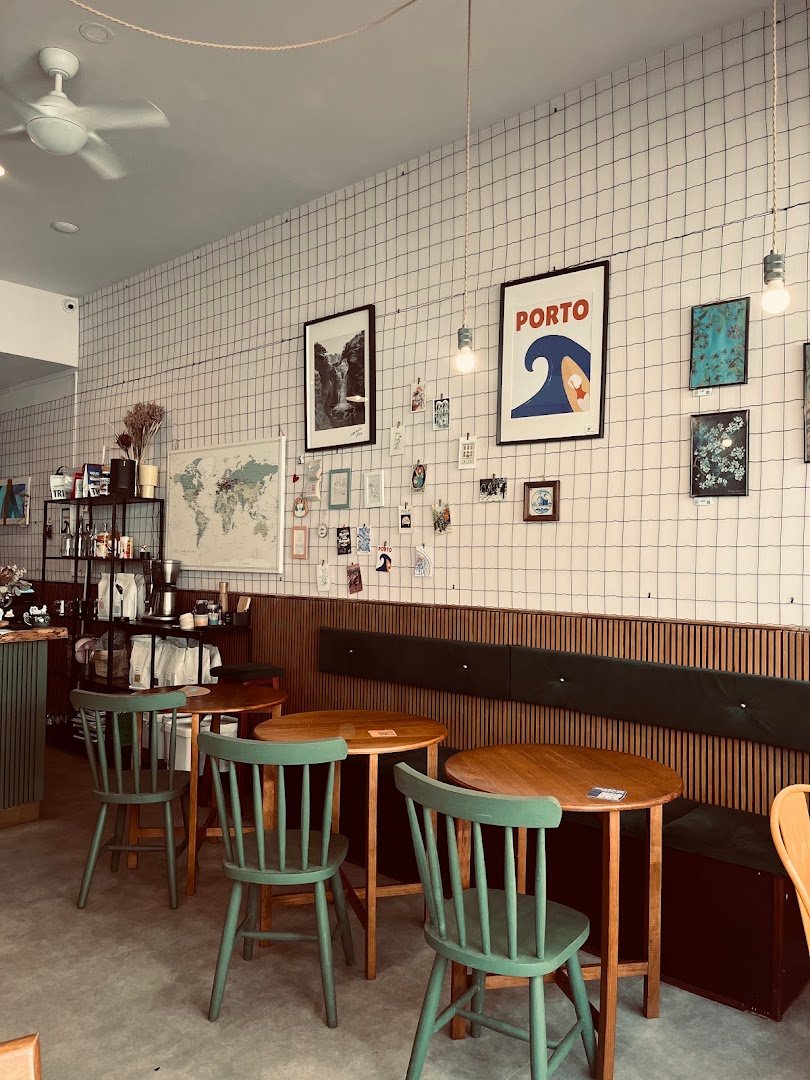 Interior of DOM - Specialty Coffee & Brunch / Evening Sharing Plates & Drinks, specialty coffee shop in Porto