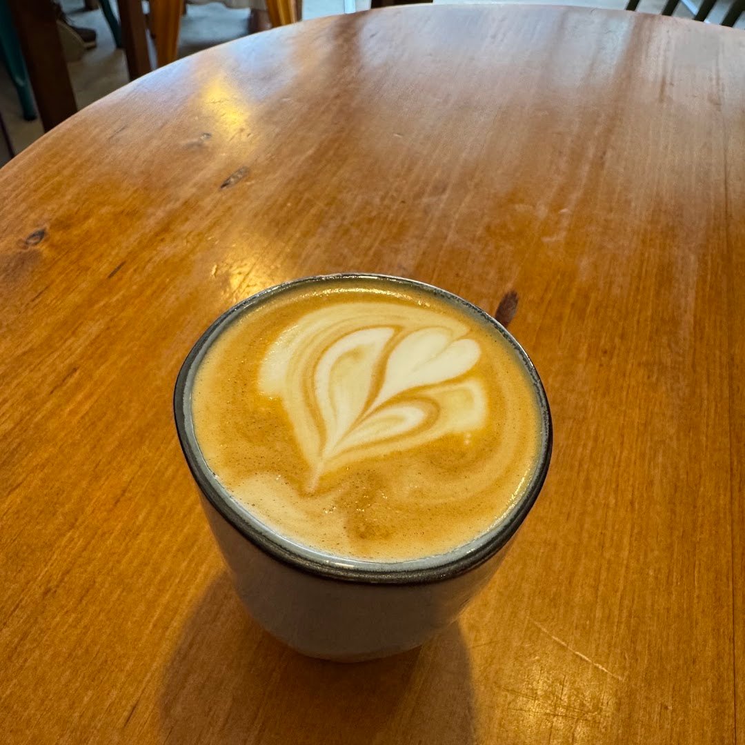 Coffee at DOM - Specialty Coffee & Brunch / Evening Sharing Plates & Drinks, specialty coffee shop in Porto