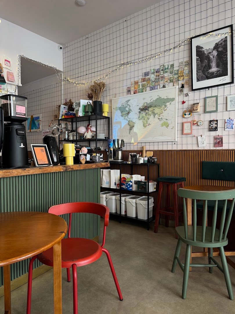 Interior of DOM - Specialty Coffee & Brunch / Evening Sharing Plates & Drinks, specialty coffee shop in Porto
