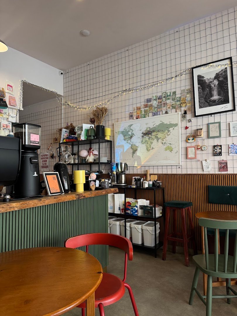 Interior of DOM - Specialty Coffee & Brunch / Evening Sharing Plates & Drinks, specialty coffee shop in Porto