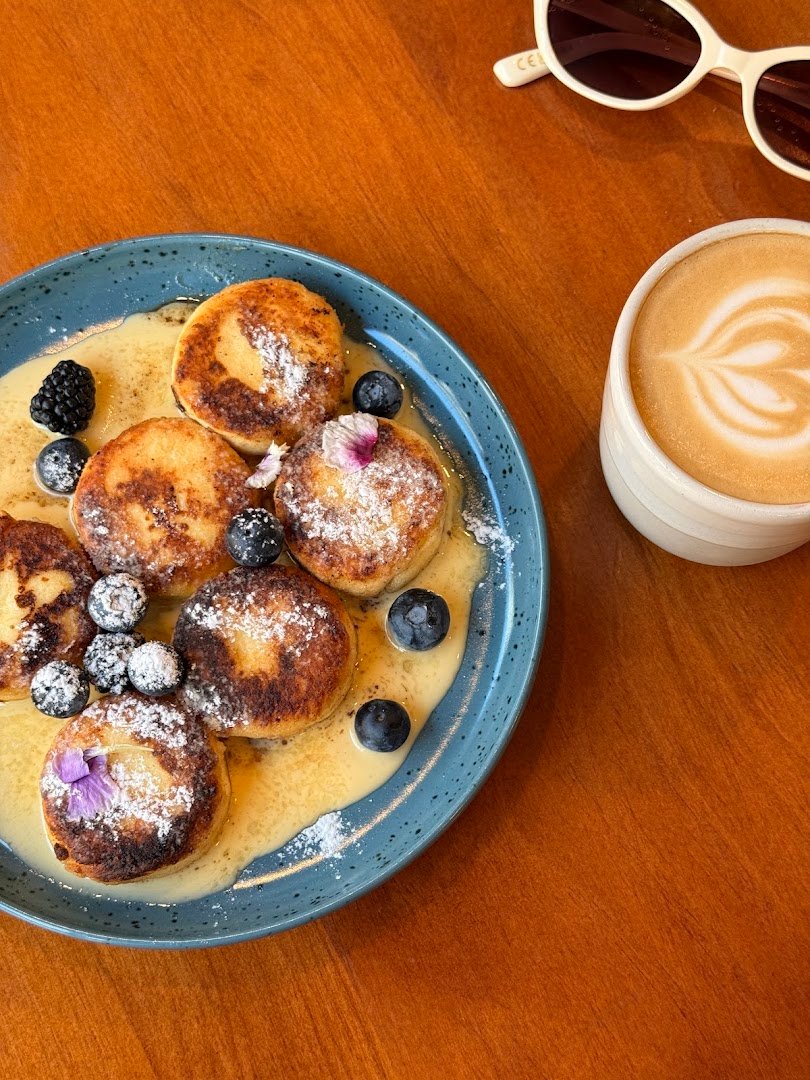 Coffee at DOM - Specialty Coffee & Brunch / Evening Sharing Plates & Drinks, specialty coffee shop in Porto