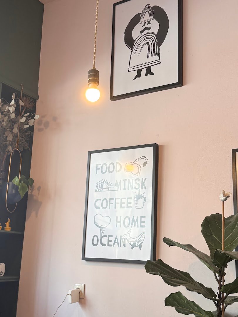 Interior of DOM - Specialty Coffee & Brunch / Evening Sharing Plates & Drinks, specialty coffee shop in Porto