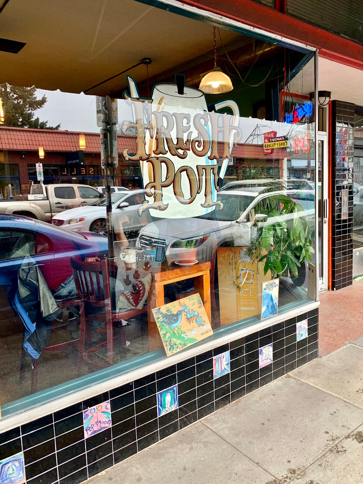 The Fresh Pot specialty coffee shop in Portland - photo 2