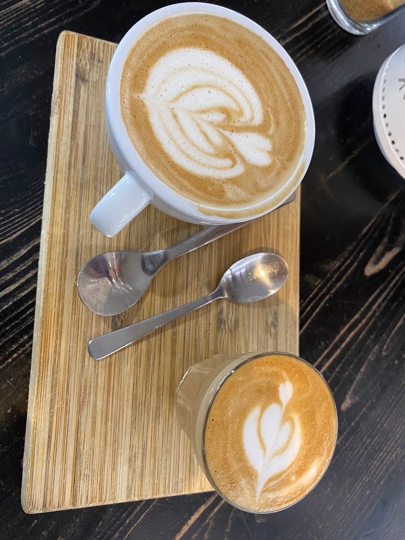 Essence Delicates specialty coffee shop in Budapest - photo 3
