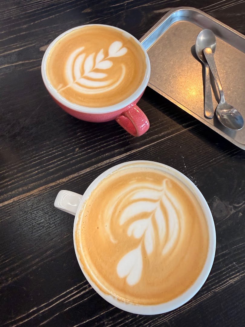 Essence Delicates specialty coffee shop in Budapest - photo 4