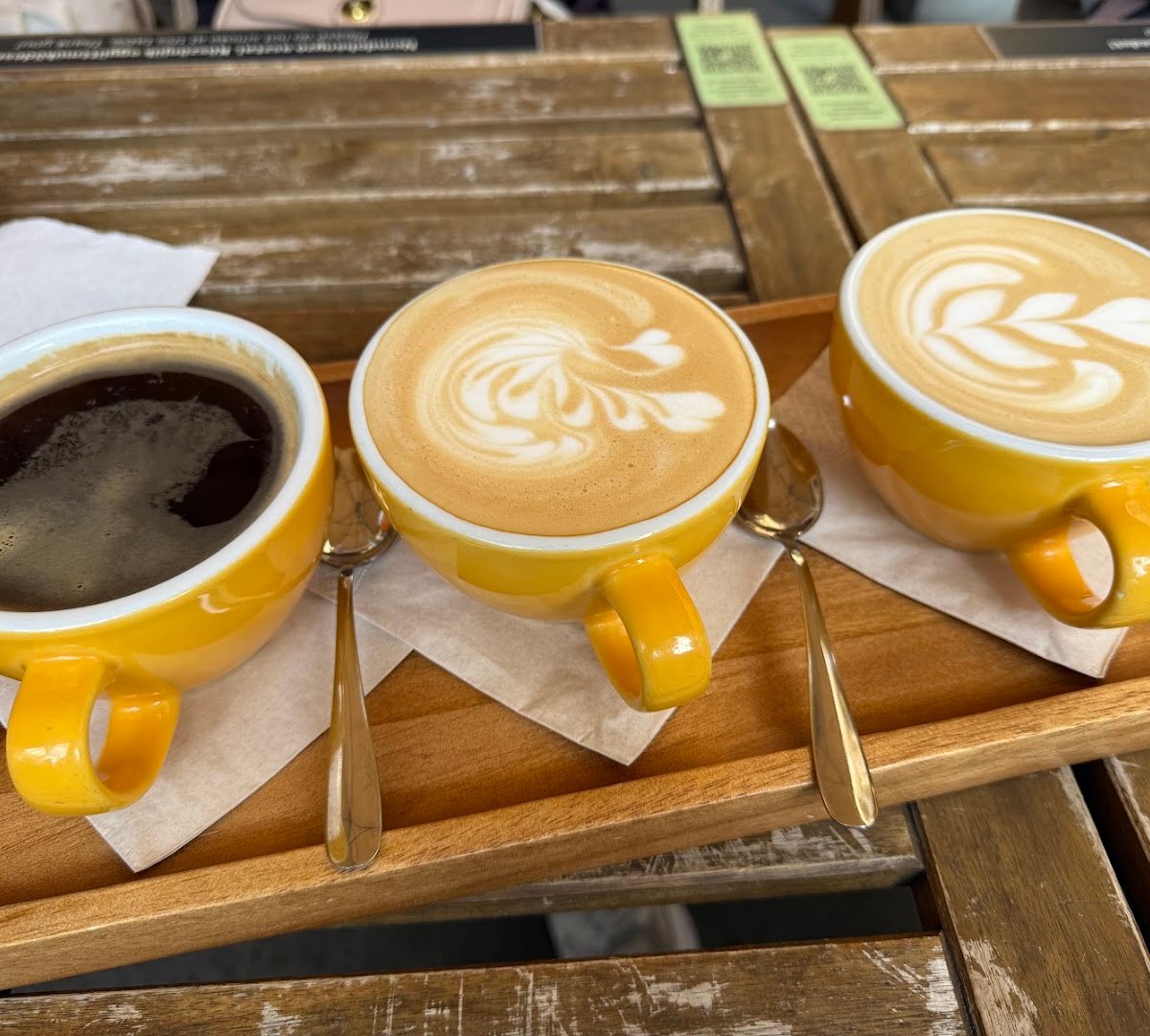 VAJ Sas Pékség · bakery & café specialty coffee shop in Budapest - photo 3