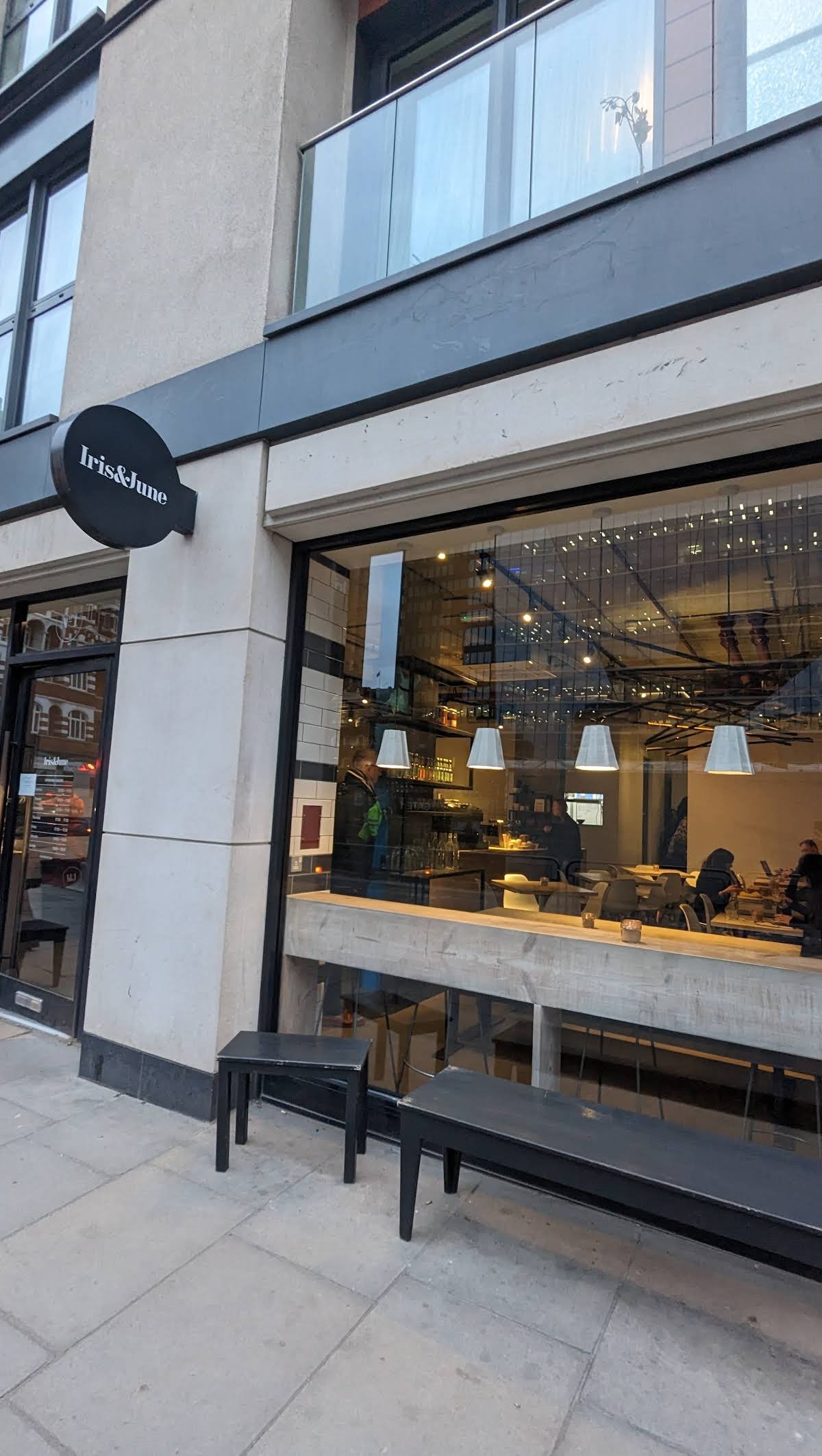 Iris & June specialty coffee shop in London - photo 7