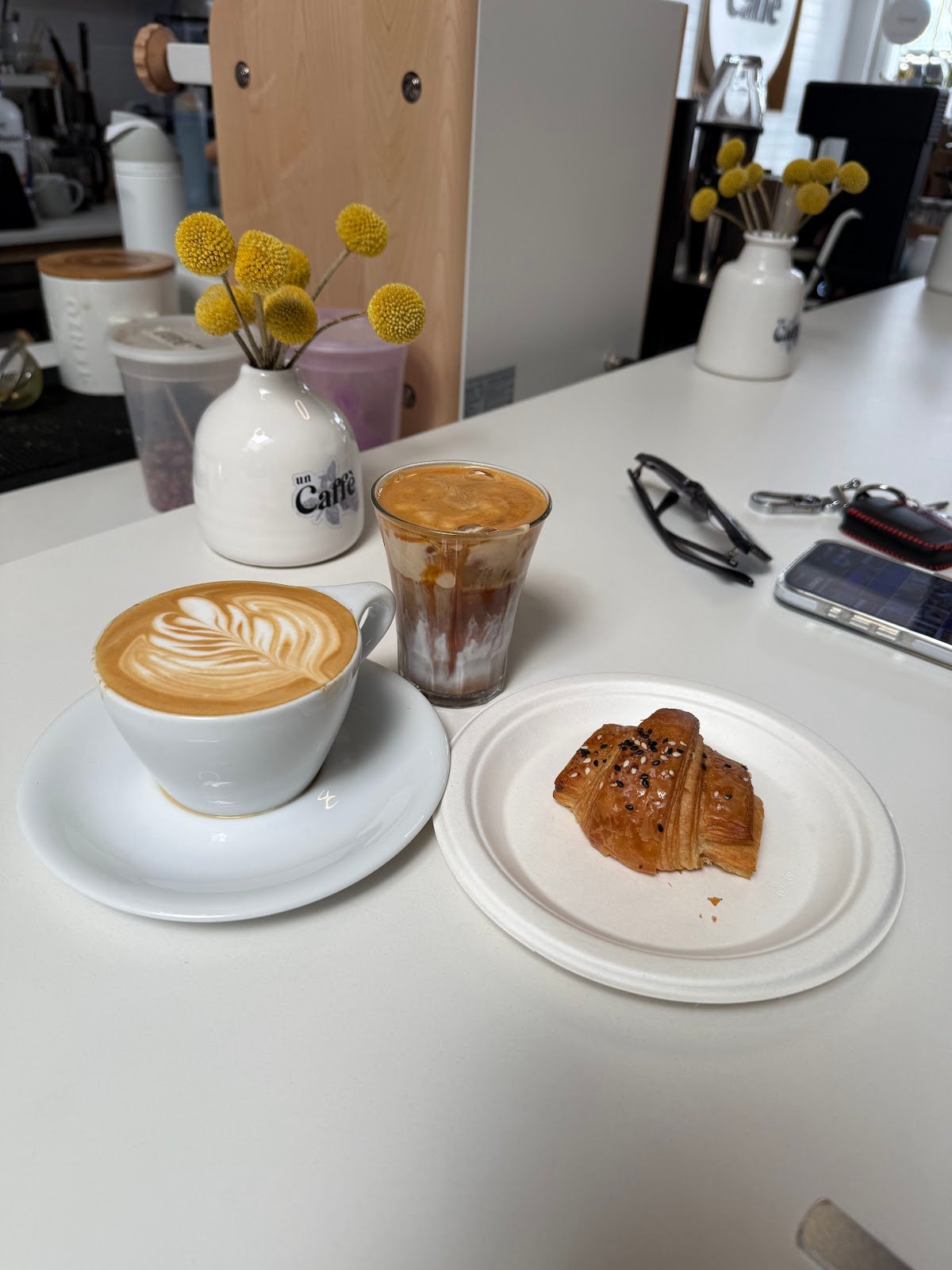 Un Caffe specialty coffee shop in Houston - photo 6