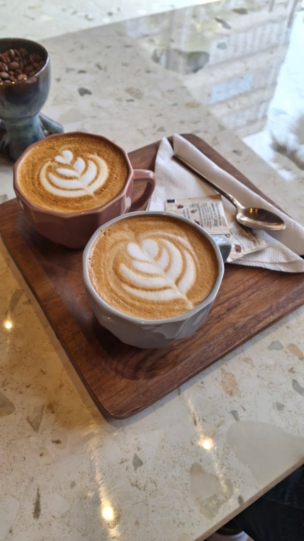 93 Degrees Coffee Roasters specialty coffee shop in Delhi - photo 10