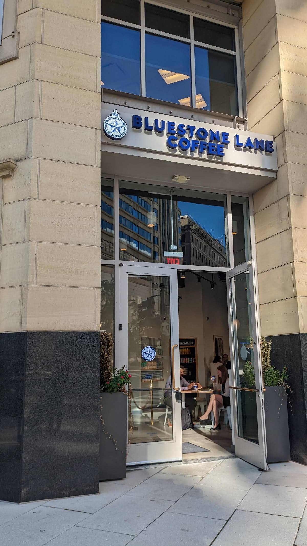 Bluestone Lane Metro Center Coffee Shop specialty coffee shop in Washington, D.C. - photo 12