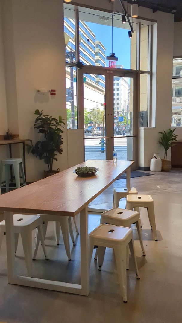 Bluestone Lane Metro Center Coffee Shop specialty coffee shop in Washington, D.C. - photo 13