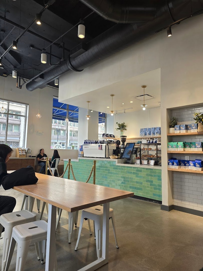 Bluestone Lane Metro Center Coffee Shop specialty coffee shop in Washington, D.C. - photo 14