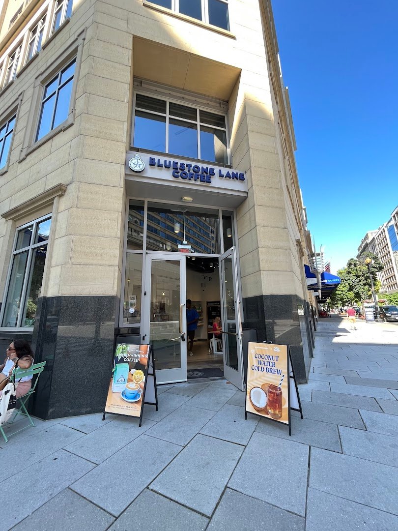 Bluestone Lane Metro Center Coffee Shop specialty coffee shop in Washington, D.C. - photo 15