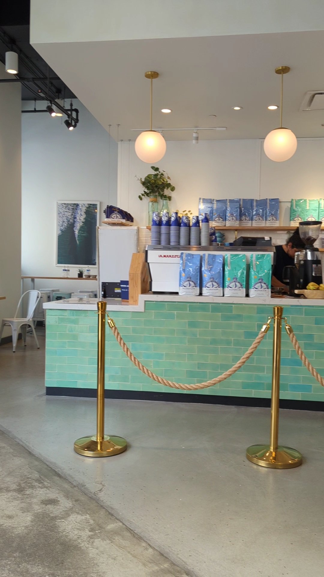 Bluestone Lane Metro Center Coffee Shop specialty coffee shop in Washington, D.C. - photo 8