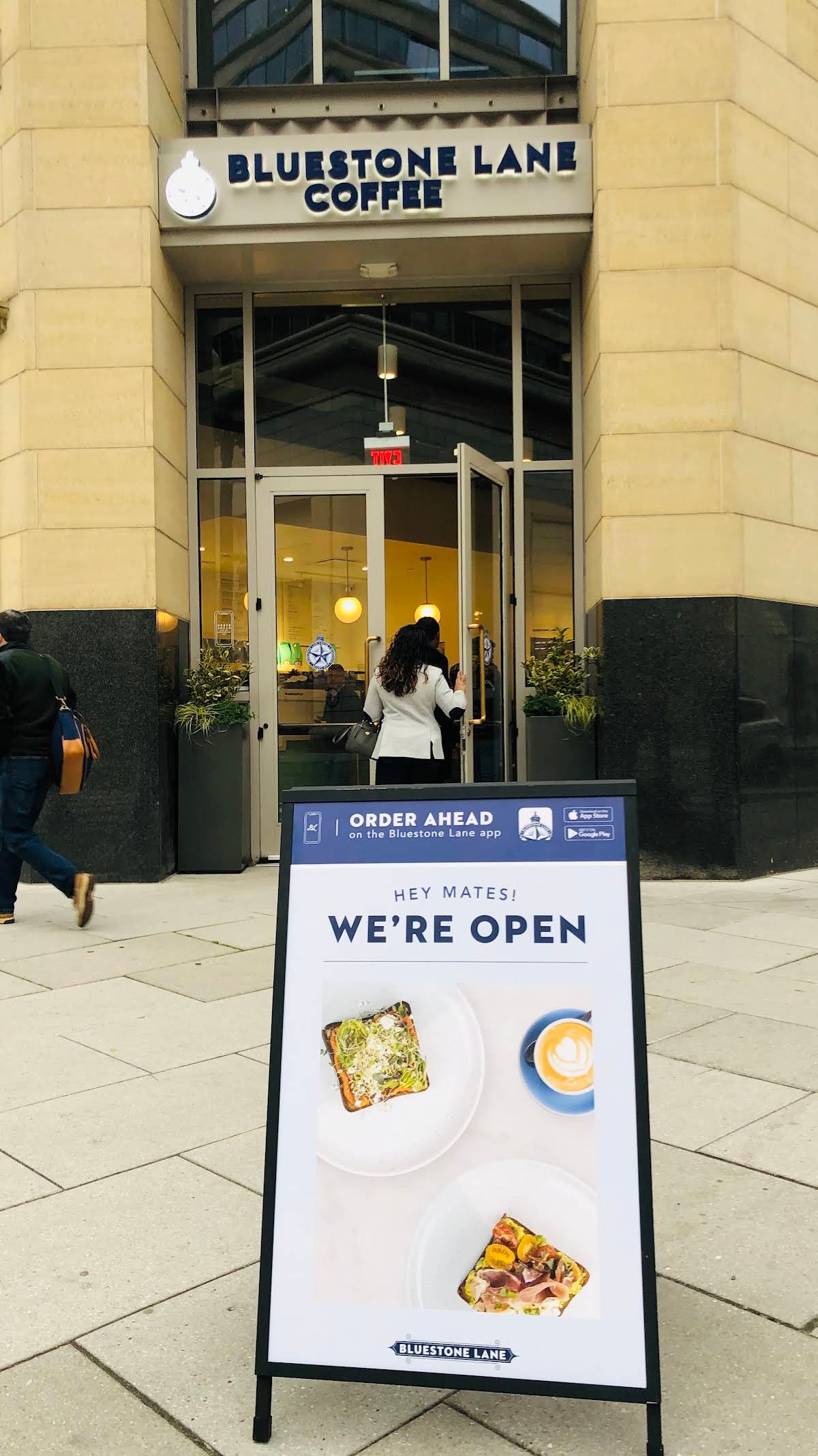 Bluestone Lane Metro Center Coffee Shop specialty coffee shop in Washington, D.C. - photo 9