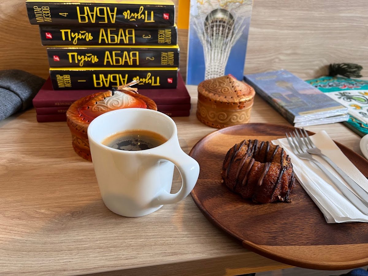 Nomos Coffee specialty coffee shop in Amsterdam - photo 3