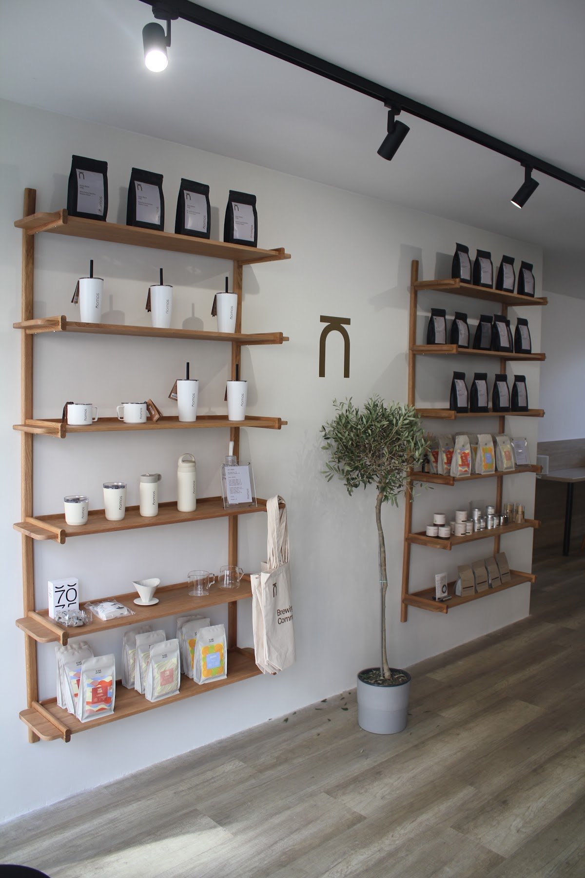 Nomos Coffee specialty coffee shop in Amsterdam - photo 5