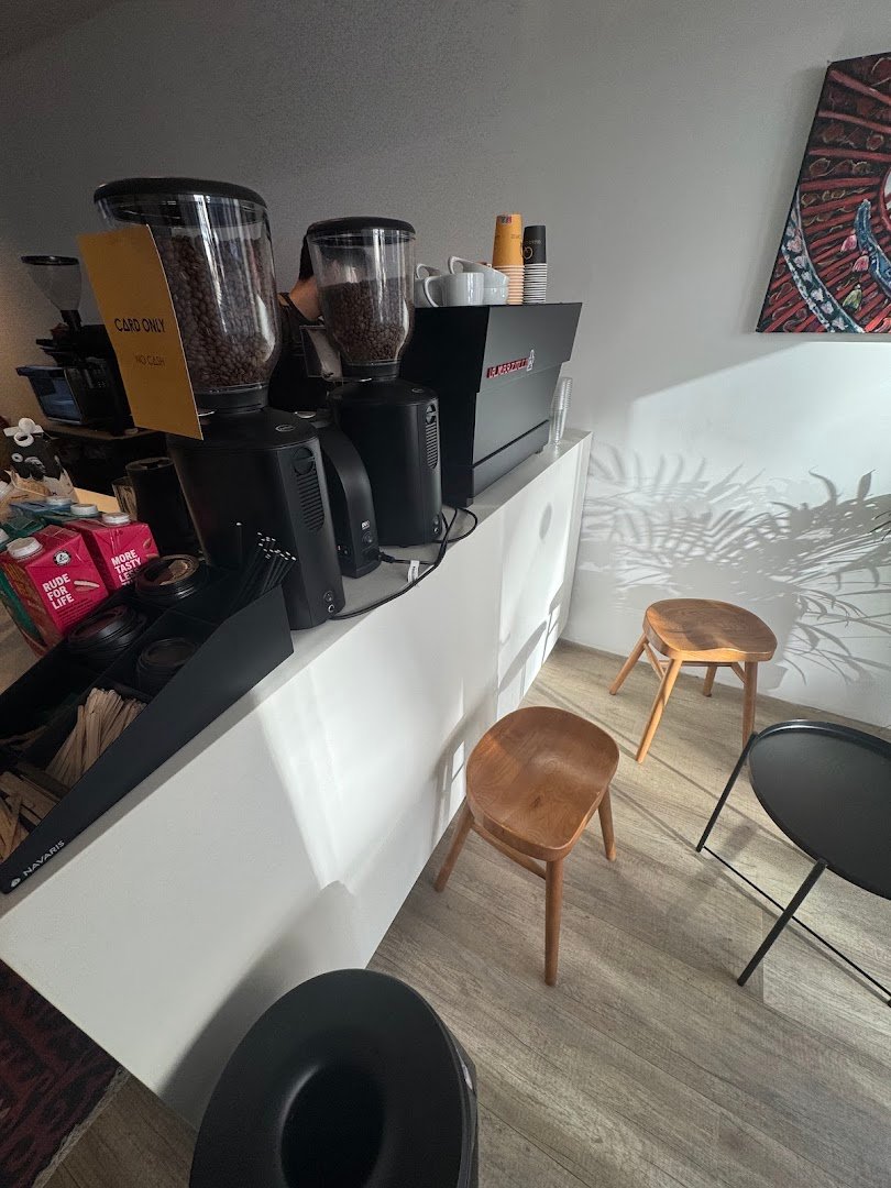 Nomos Coffee specialty coffee shop in Amsterdam - photo 7