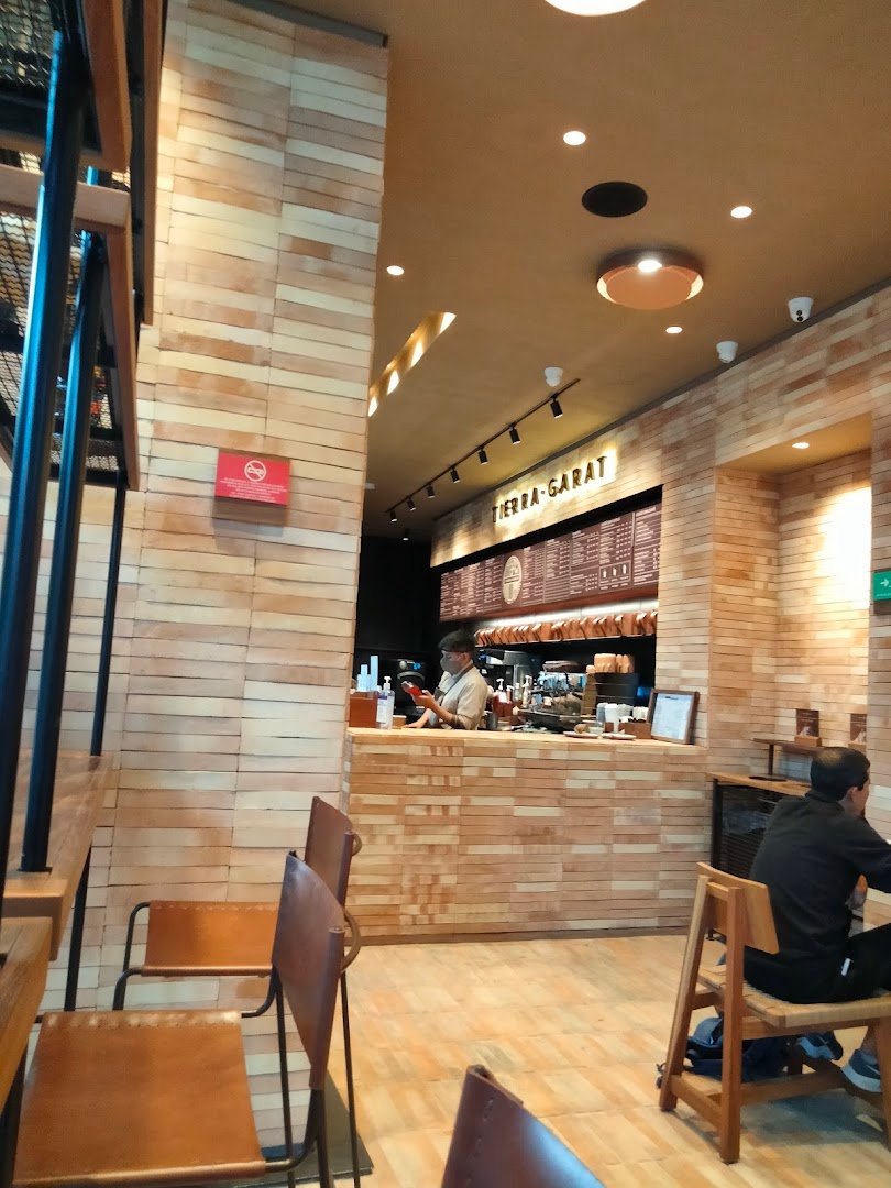 Interior of Tierra Garat Porfirio Díaz, specialty coffee shop in Mexico City