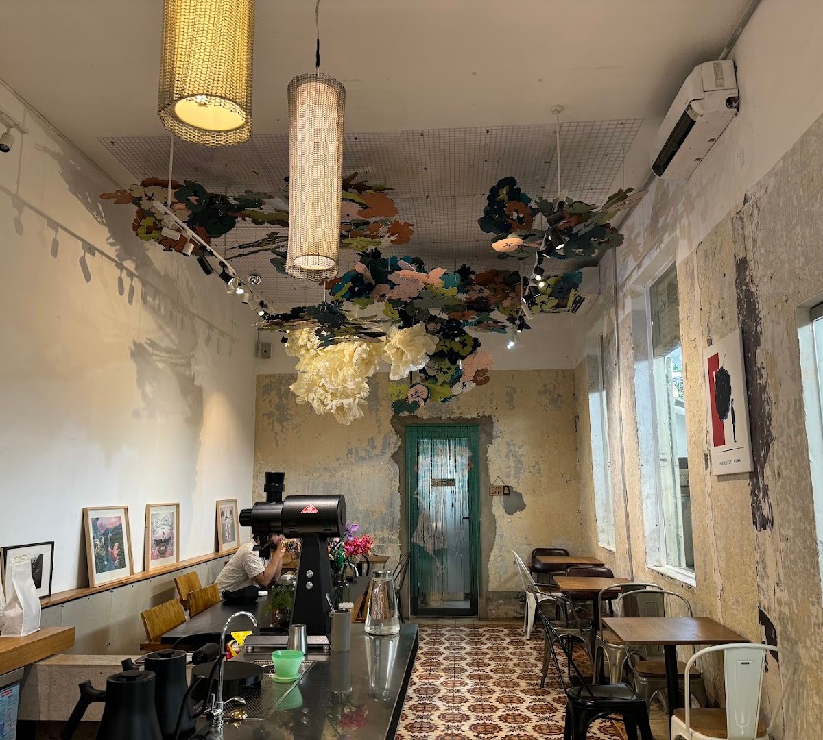 The Hummingbird Café & Roastery specialty coffee shop in Ho Chi Minh City - photo 4