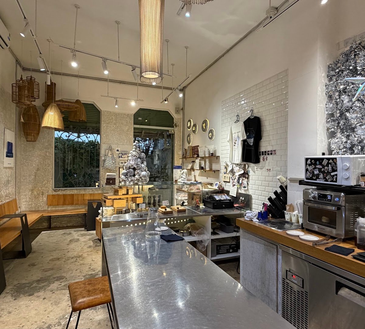 The Hummingbird Café & Roastery specialty coffee shop in Ho Chi Minh City - photo 7