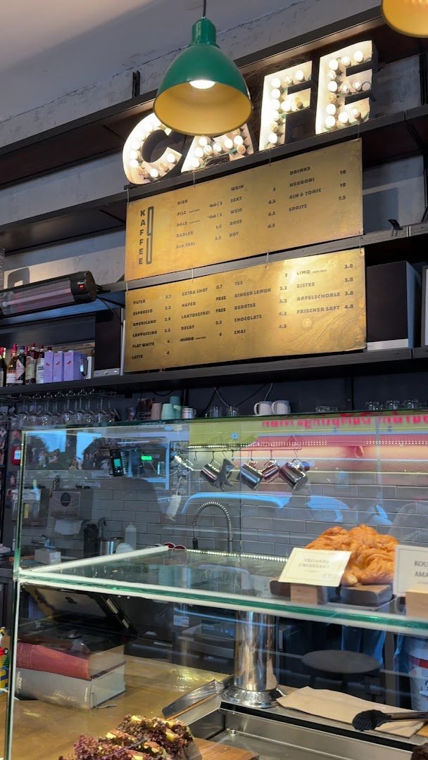Kaffee 9 specialty coffee shop in Berlin - photo 4