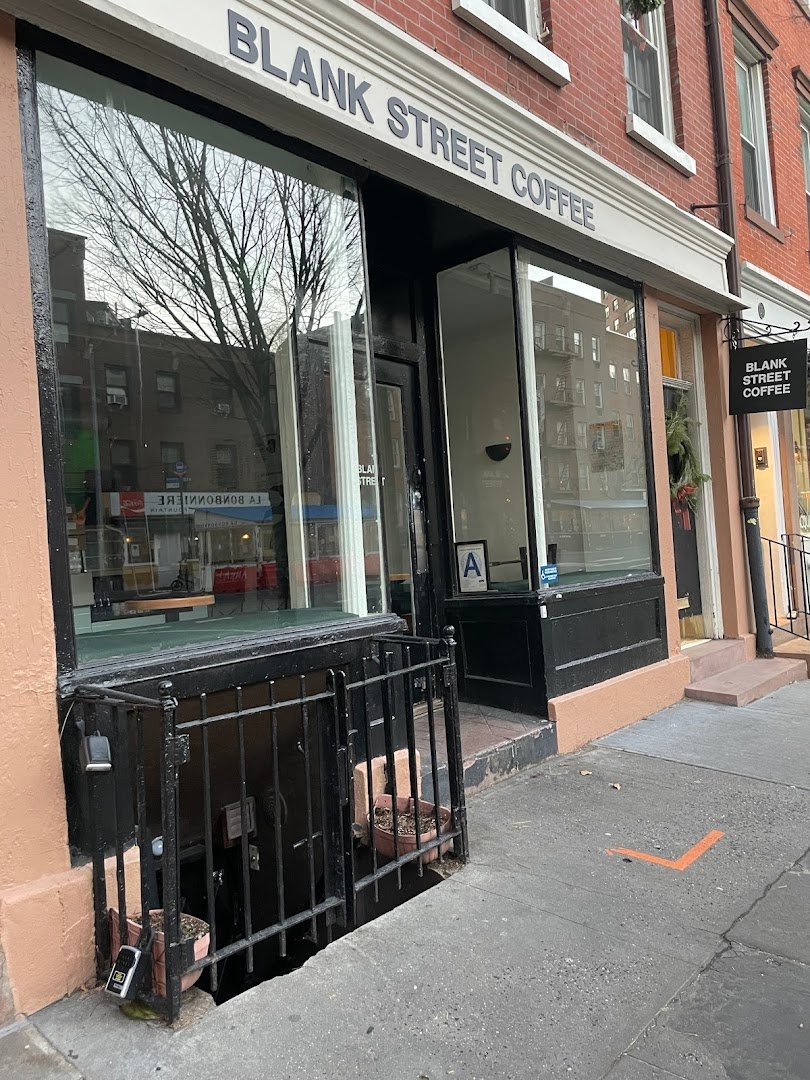 Blank Street specialty coffee shop in New York - photo 9
