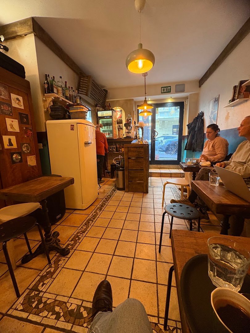 Interior of eklektika 40, specialty coffee shop in Belgrade